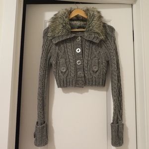 Size M cropped sweater